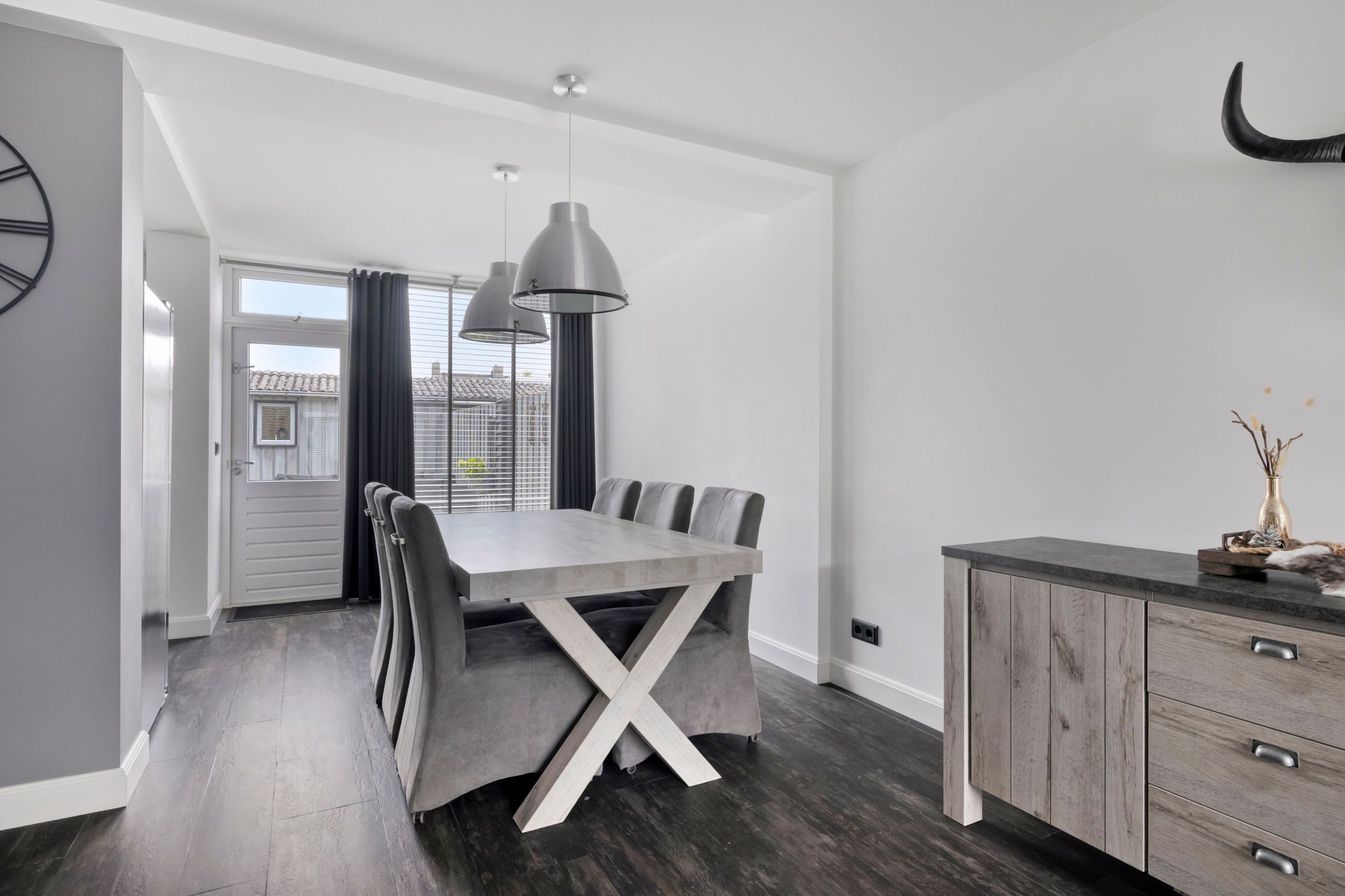 Photo 9 of Van Schendelstraat 11