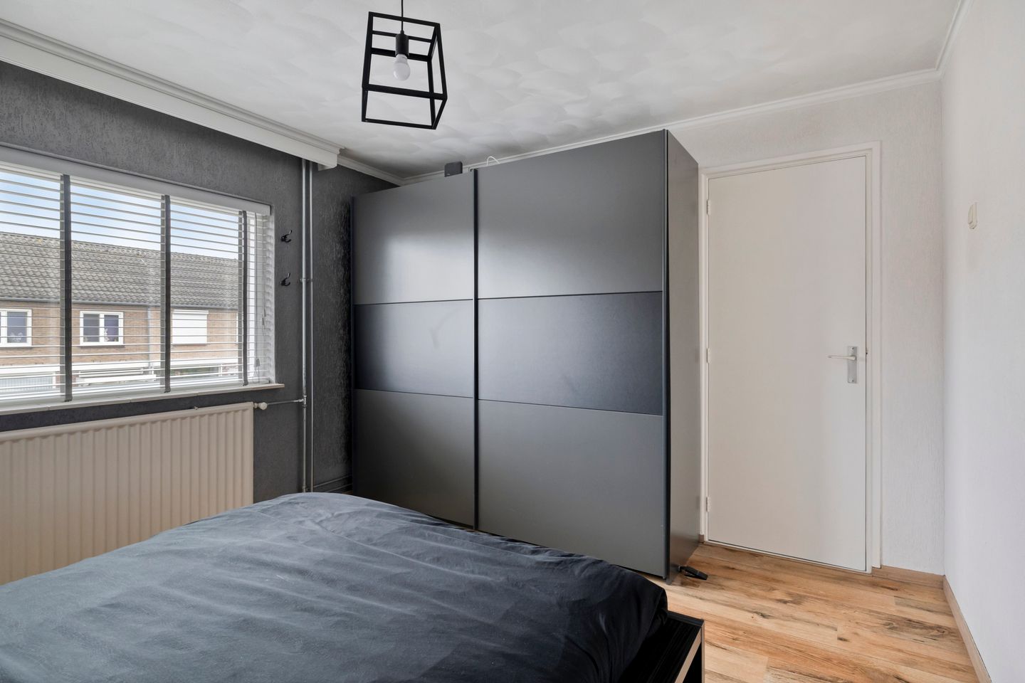 Photo 19 of Van Schendelstraat 11