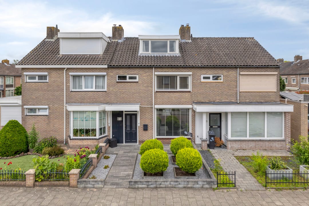 Photo 1 of Van Schendelstraat 11