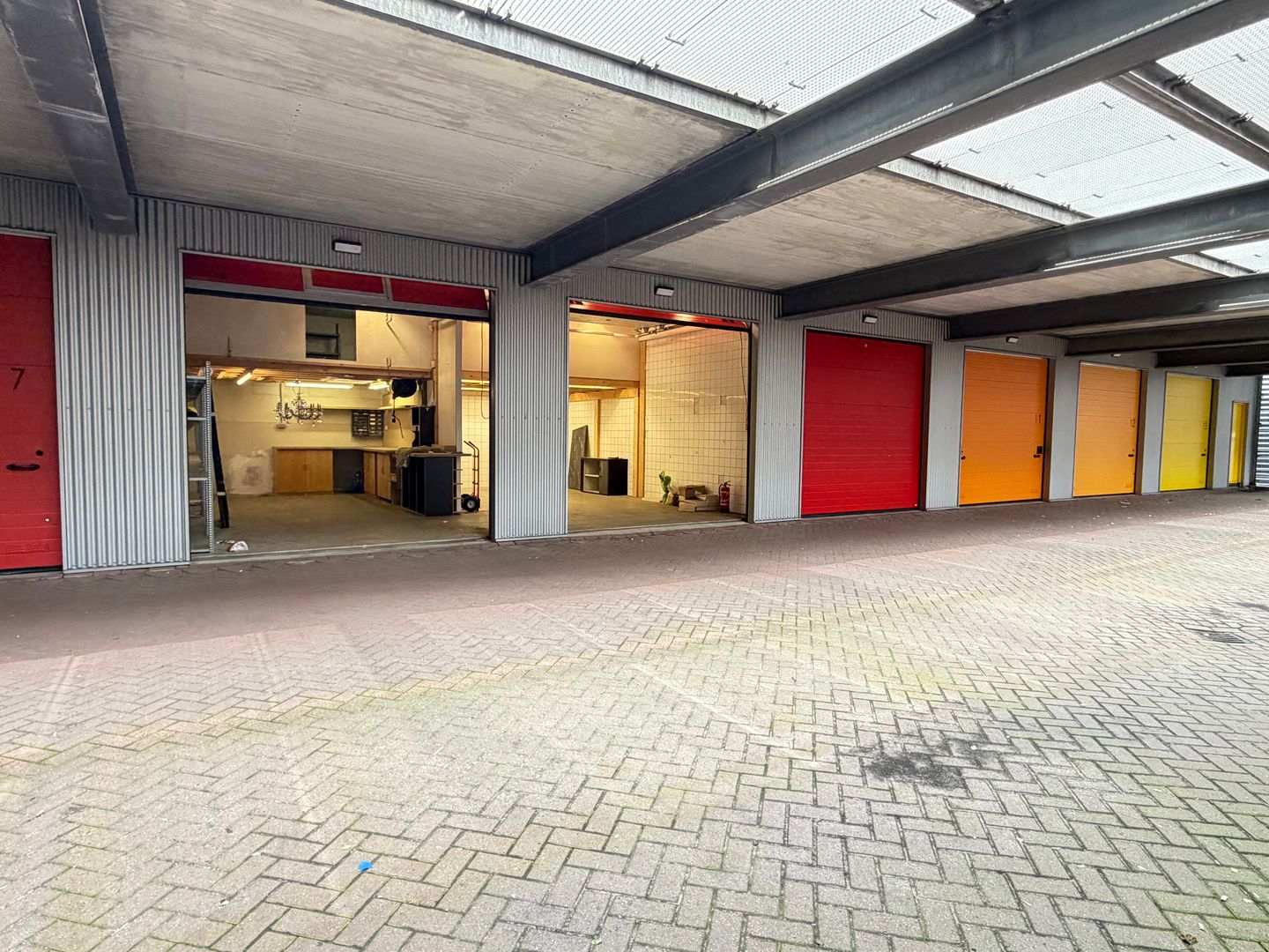 View photo 2 of Westhavenweg 107