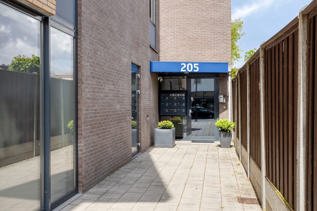 Photo 7 of Oldenzaalsestraat 205-11