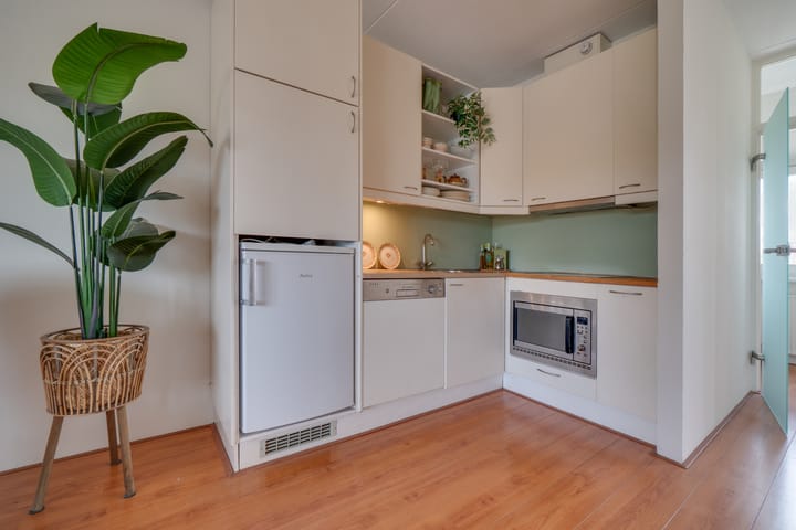 Photo 2 of M.A. de Ruyterstraat 64