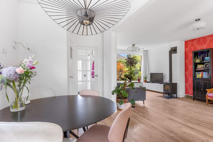 Hoekwoning te koop: Dr. Kuyperlaan 17, Sneek