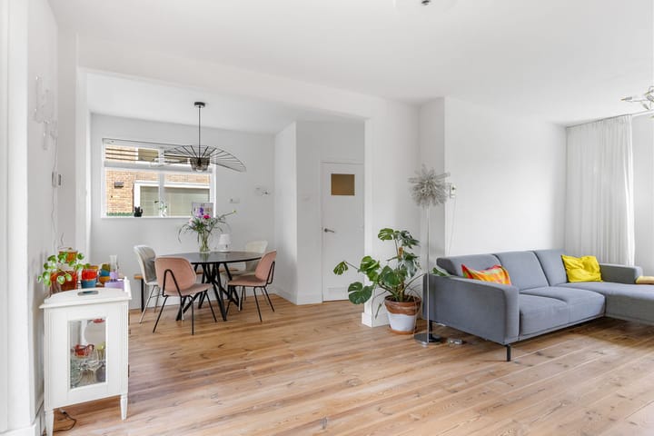 Hoekwoning te koop: Dr. Kuyperlaan 17, Sneek