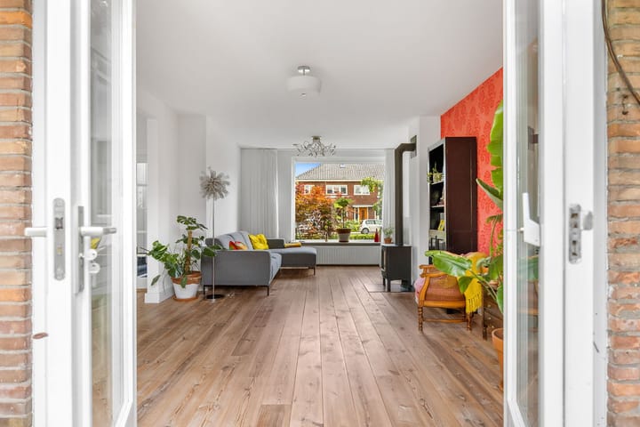 Hoekwoning te koop: Dr. Kuyperlaan 17, Sneek