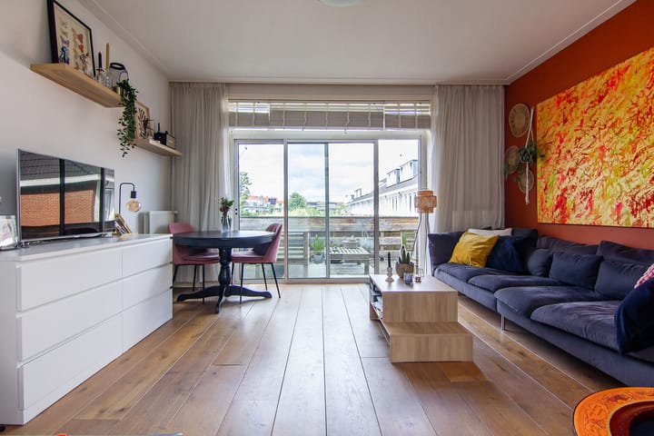 Photo 4 of Jac. van Looystraat 21
