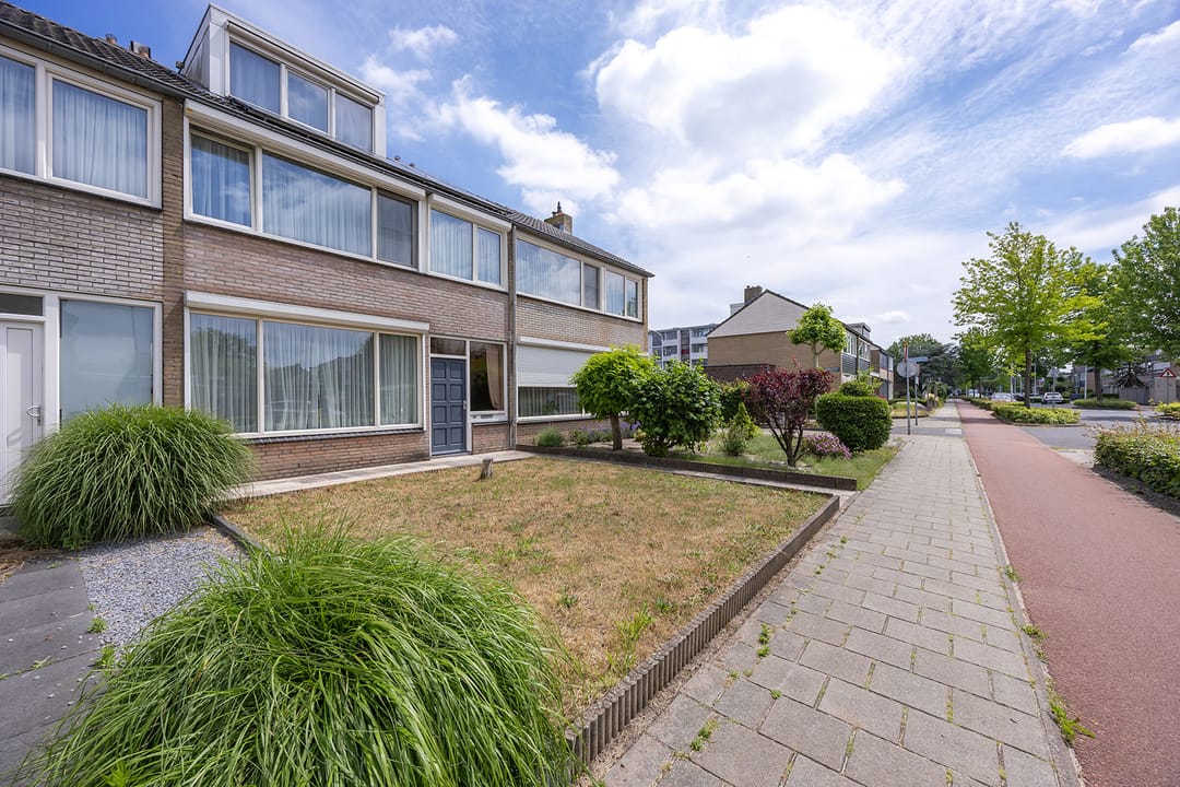 Photo 38 of Michiel de Ruijterstraat 36