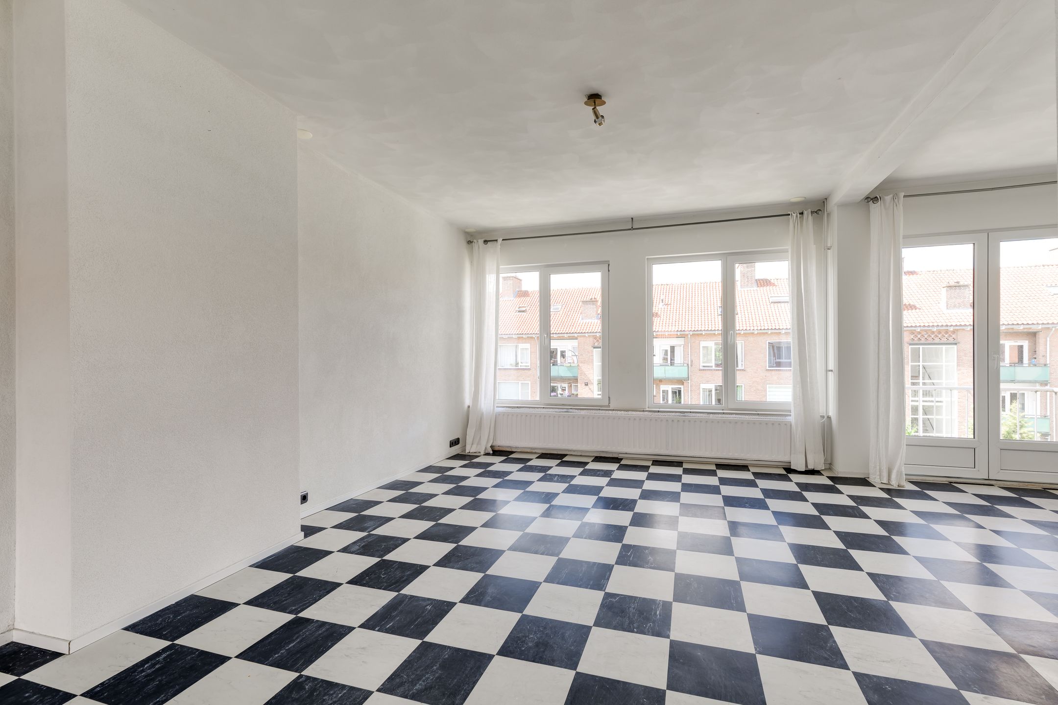 Photo 12 of Moddermanstraat 84