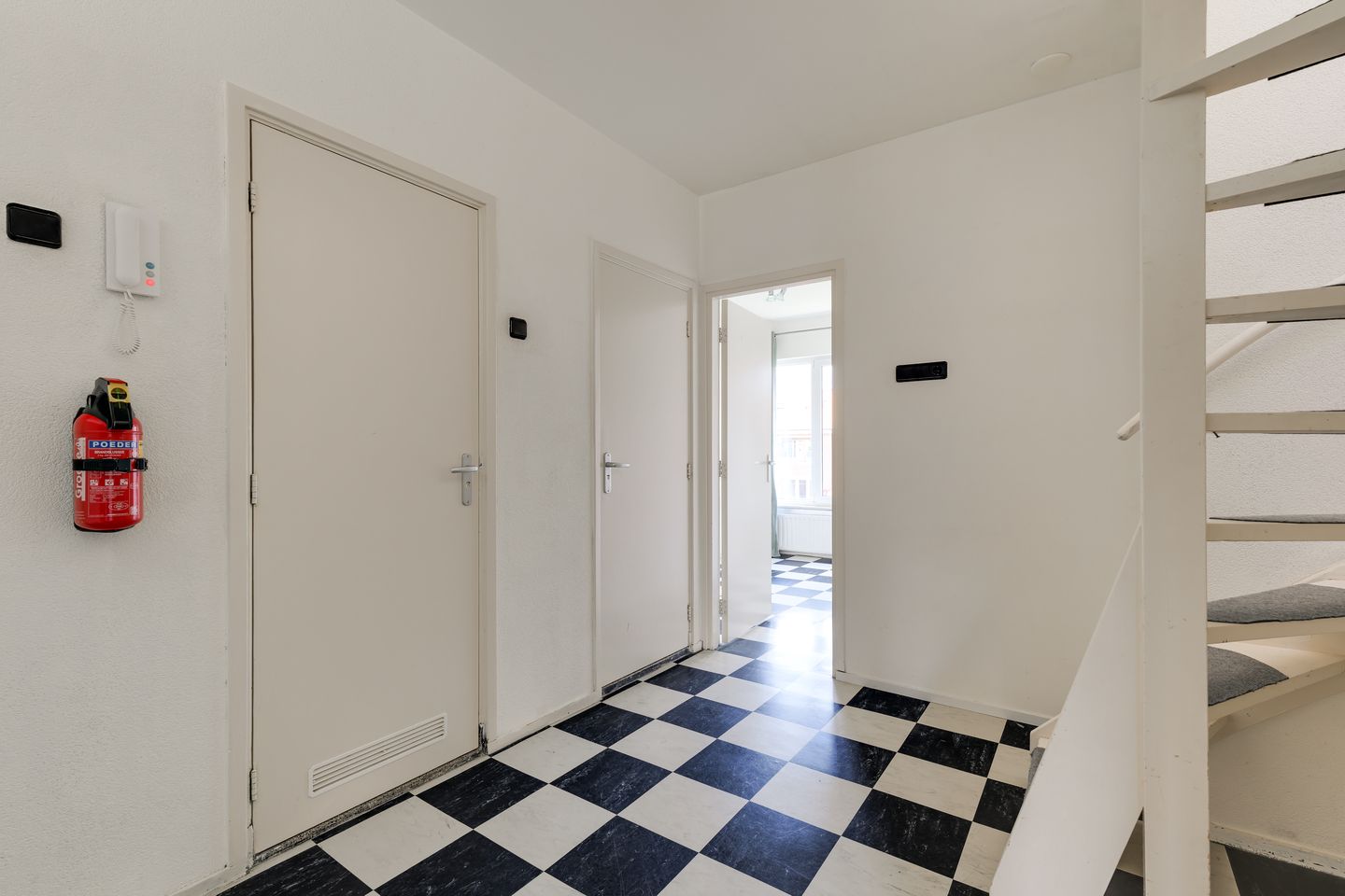 Photo 10 of Moddermanstraat 84
