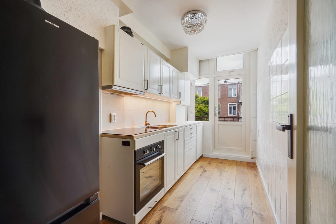 Photo 16 of Lyonnetstraat 77