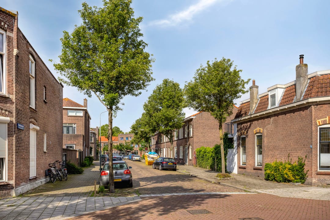Photo 32 of Hooftstraat 99