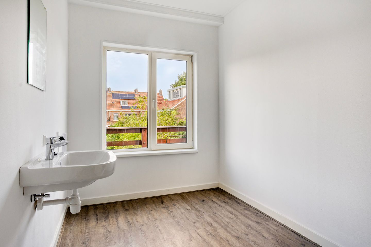 Photo 25 of Hooftstraat 99