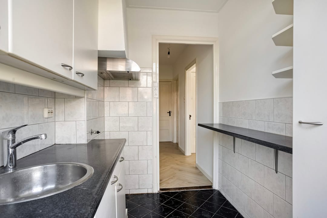 Photo 22 of Hooftstraat 99