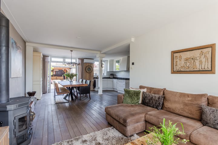 Tussenwoning te koop: Elisabeth de Walélaan 10, Ankeveen