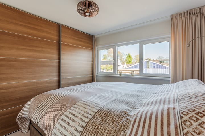 Tussenwoning te koop: Elisabeth de Walélaan 10, Ankeveen