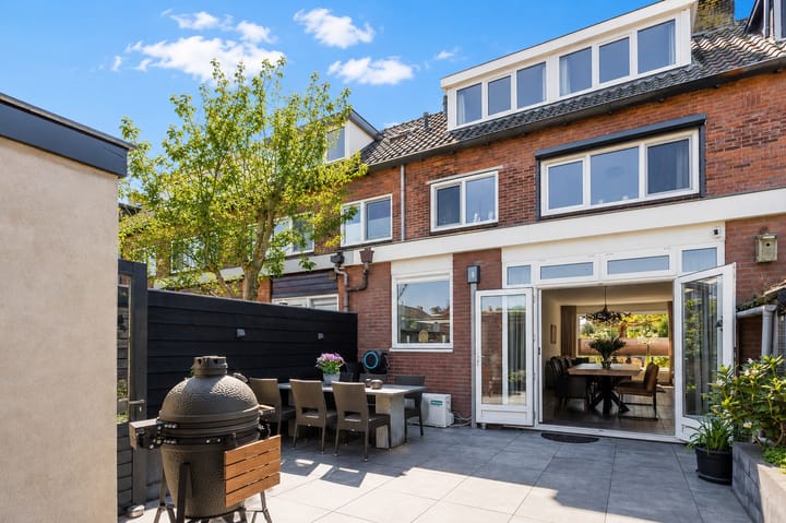 Tussenwoning te koop: Elisabeth de Walélaan 10, Ankeveen
