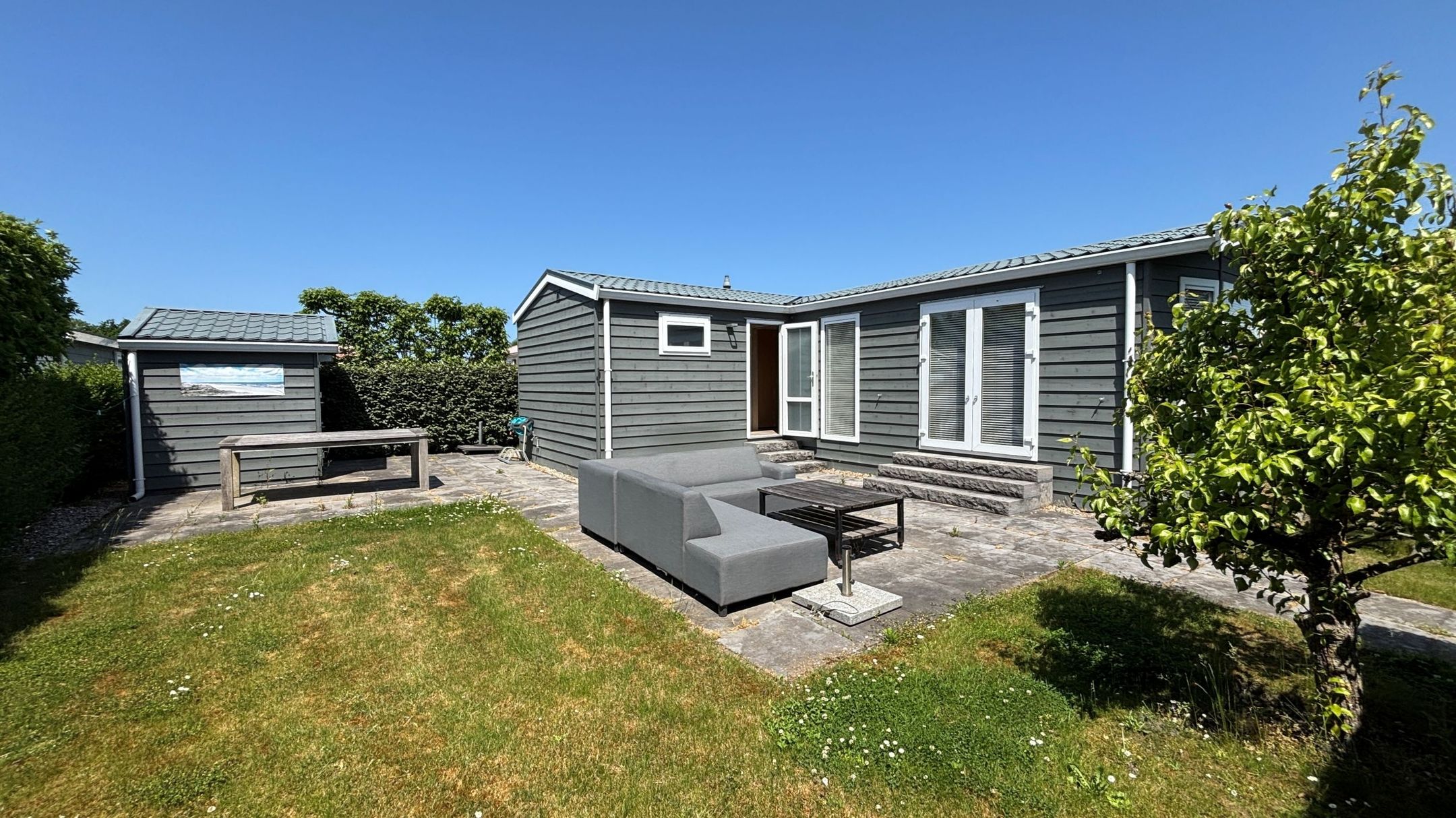 2-bedroom freehold villa in Oostkapelle — photo 1 of 5