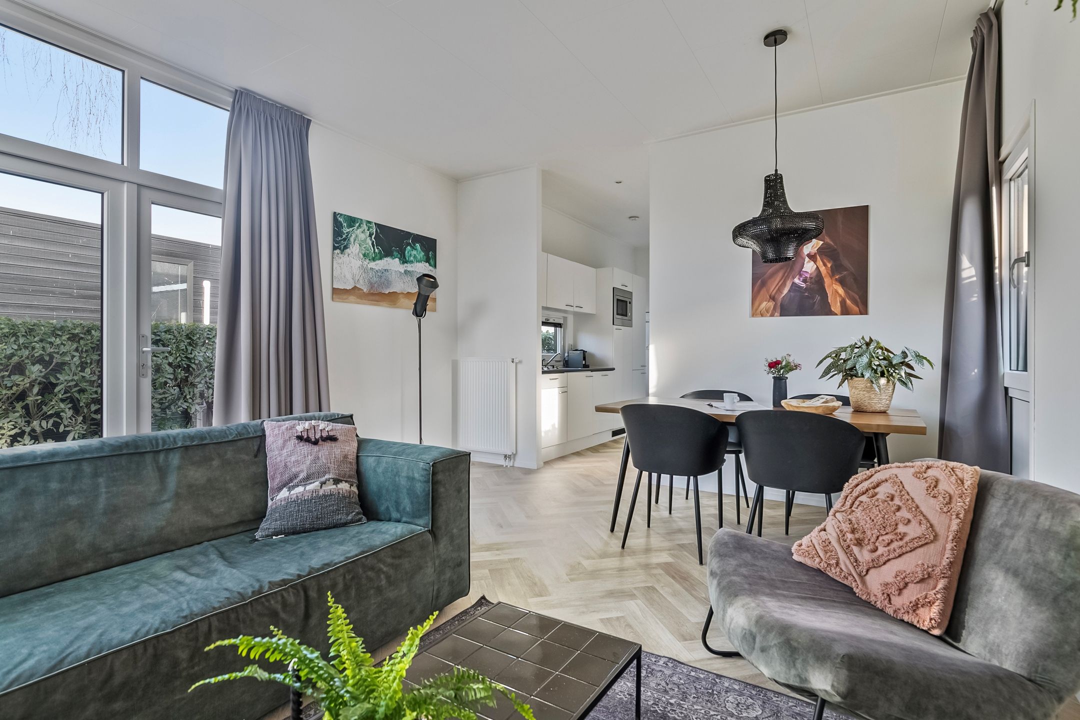 2-bedroom freehold villa in Halfweg — photo 3 of 5