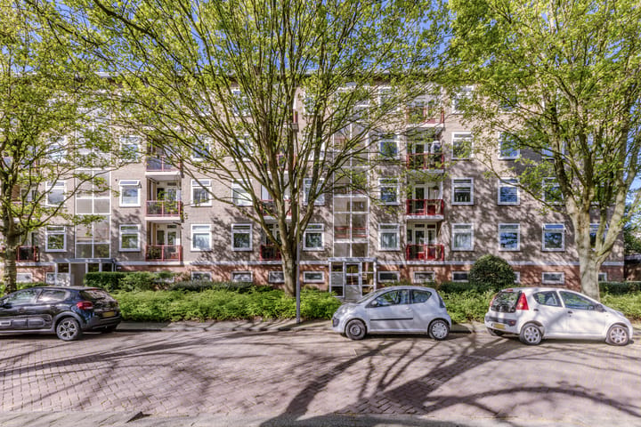 Photo 2 of van der Ploegstraat 23