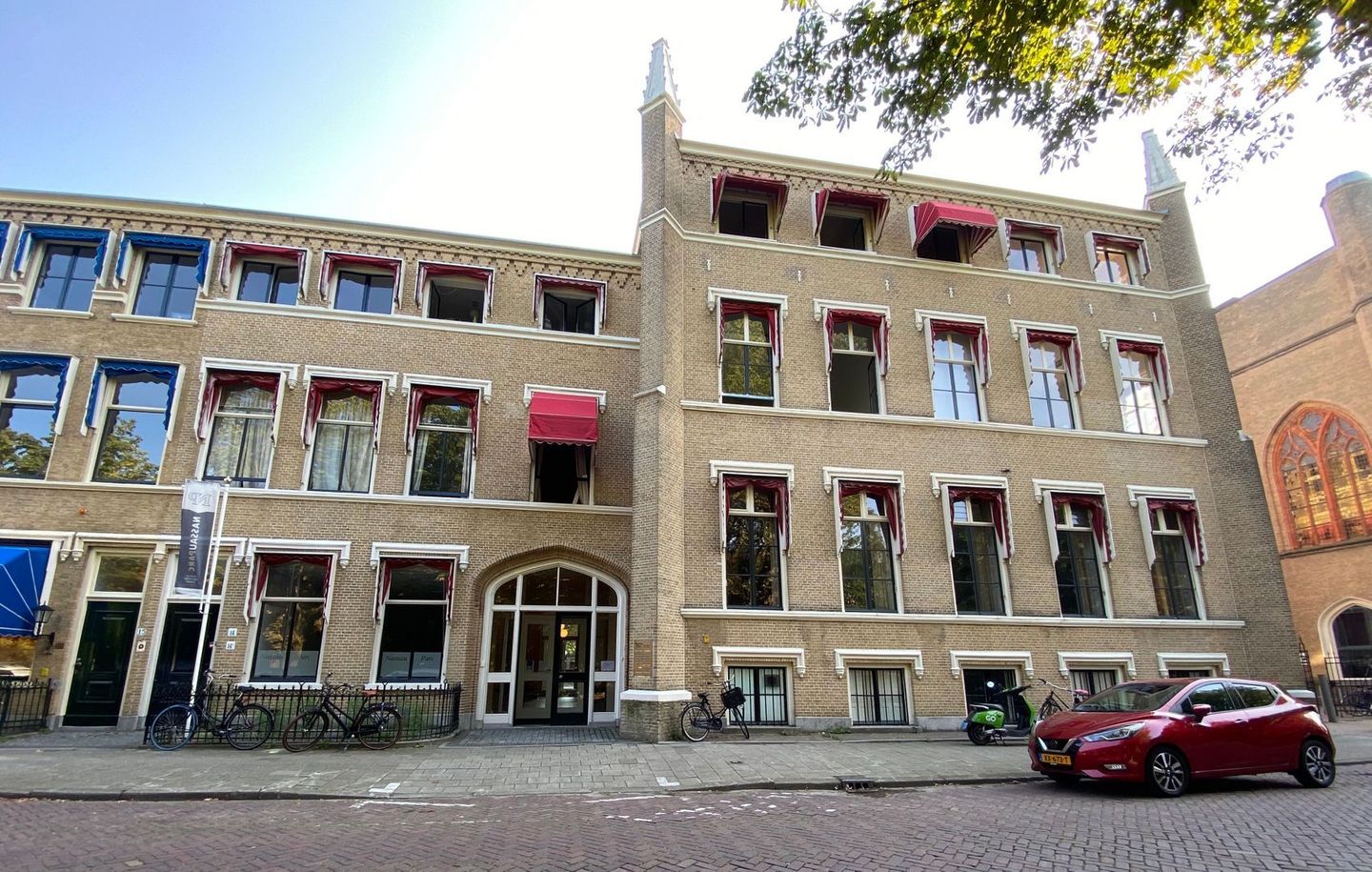 Bekijk foto 1 van Nassaulaan 13
