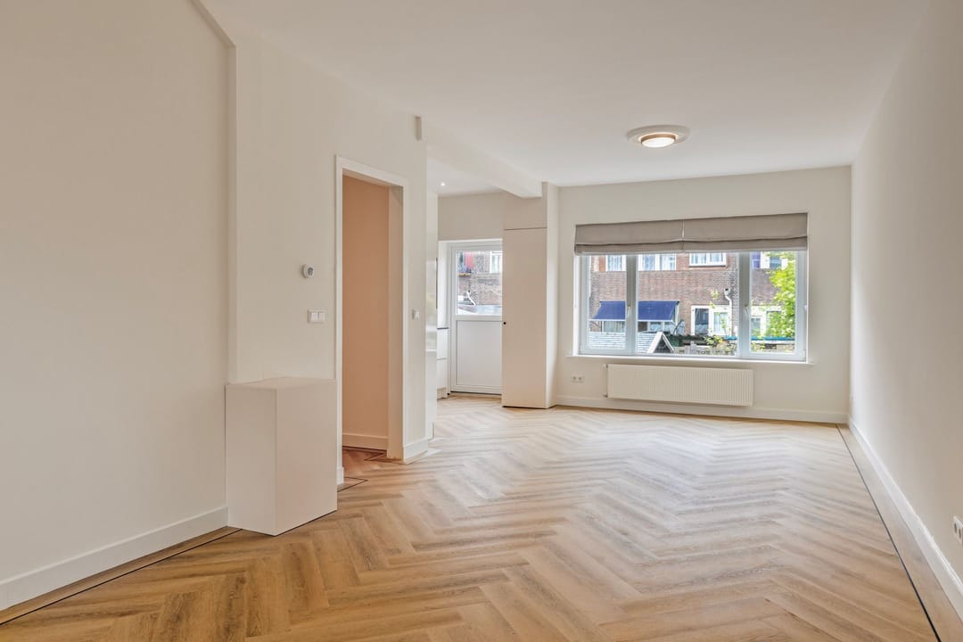 Zestienhovensekade in Rotterdam