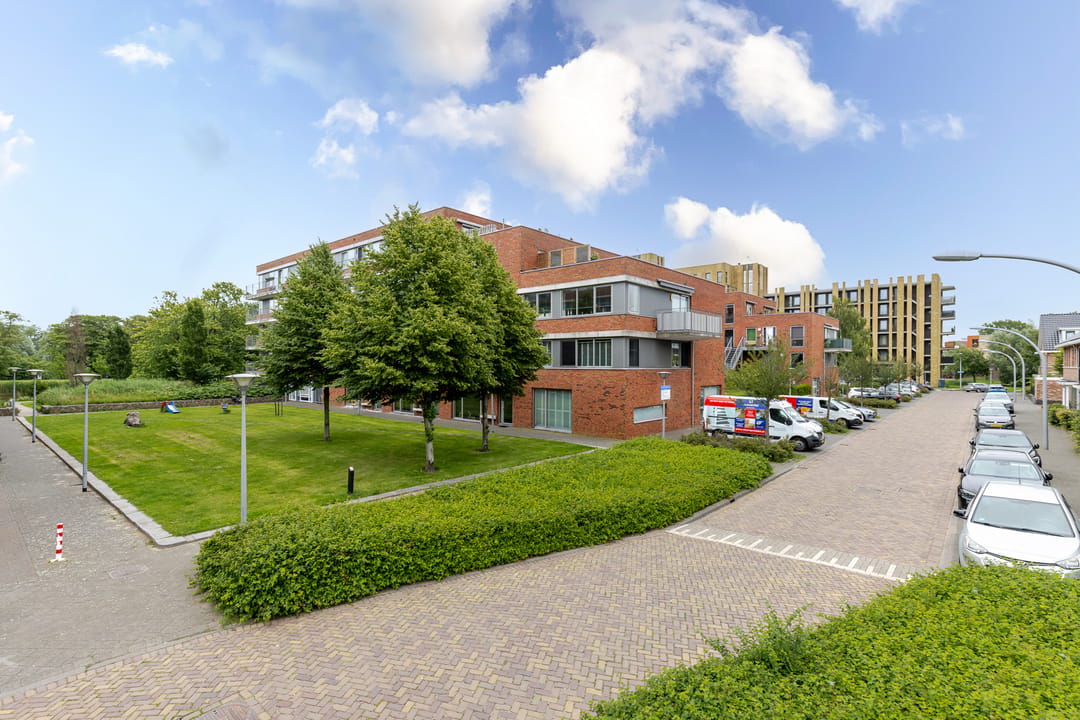 Photo 47 of Johan de Wittstraat 131