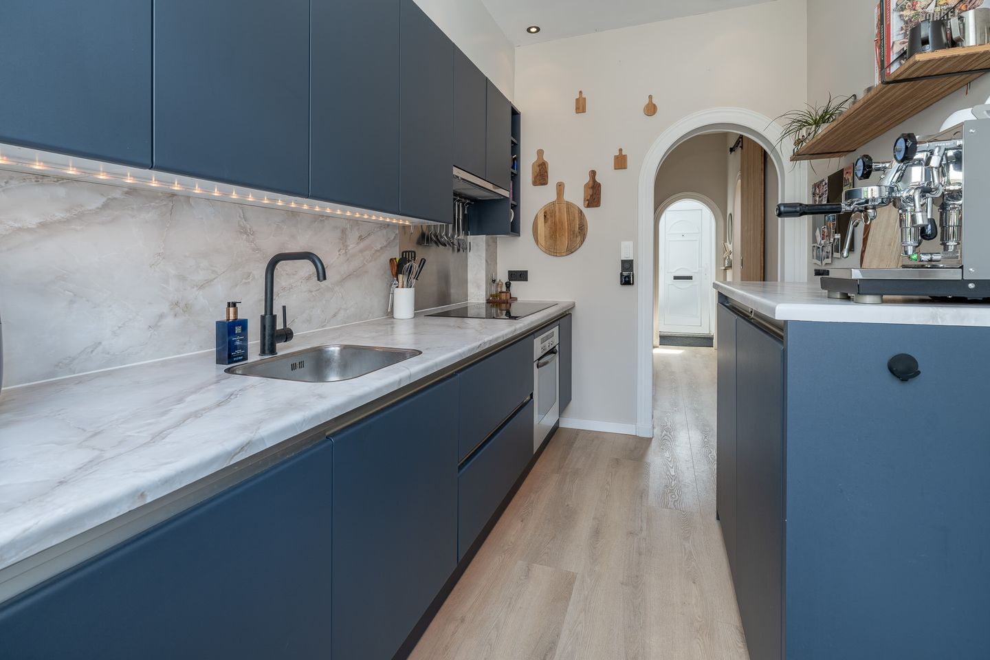 Photo 10 of Van Leeuwenhoekstraat 3