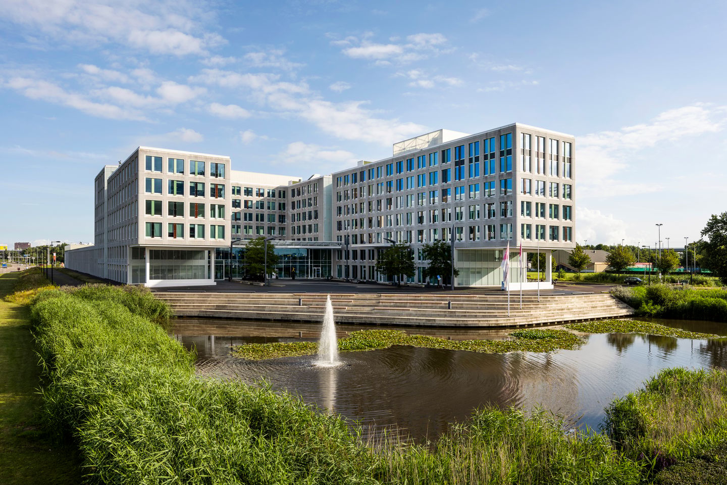 Bekijk foto 1 van MediArena 12