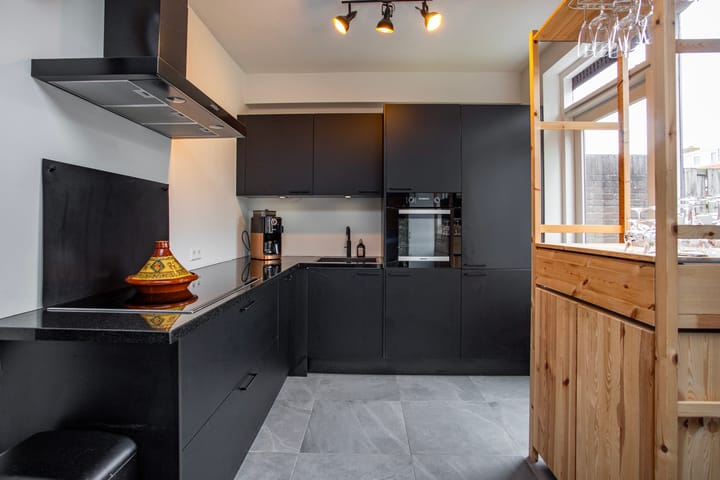 Tussenwoning te koop: Admiraal Helfrichstraat 30, De Meern