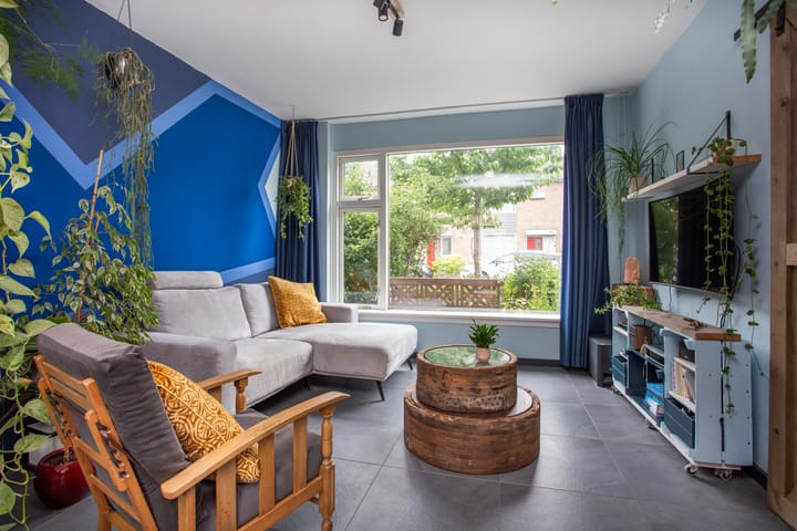 Tussenwoning te koop: Admiraal Helfrichstraat 30, De Meern