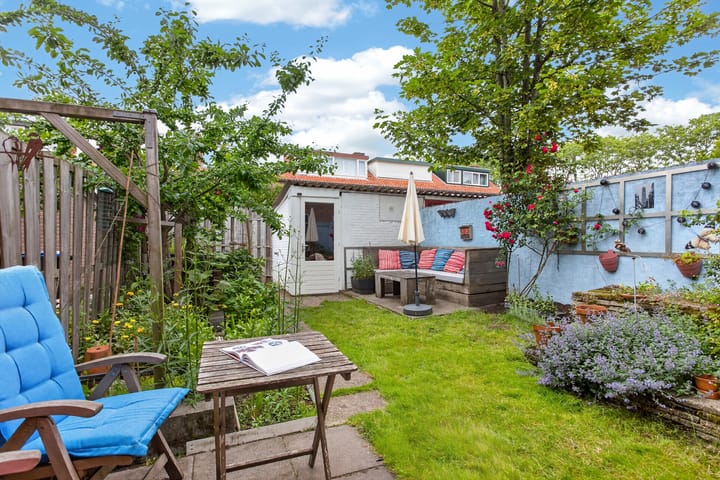 Tussenwoning te koop: Admiraal Helfrichstraat 30, De Meern