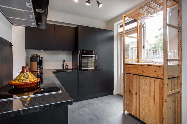 Tussenwoning te koop: Admiraal Helfrichstraat 30, De Meern