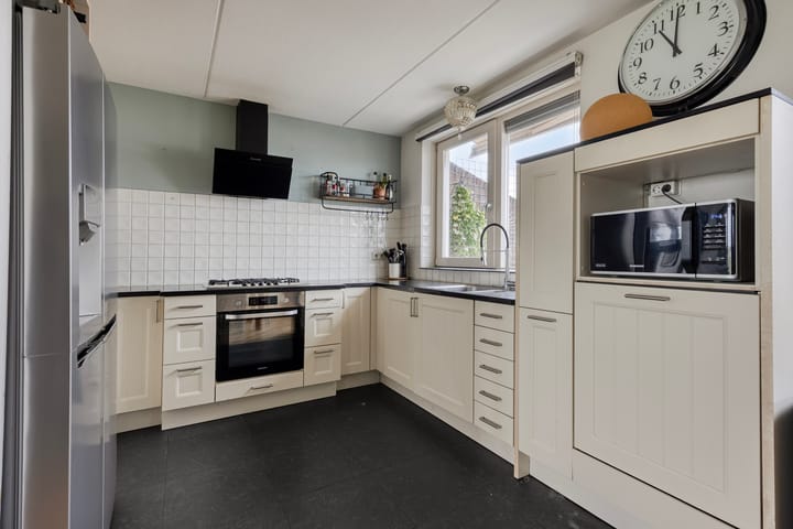 Tussenwoning te koop: Koningshof 18, Rijpwetering