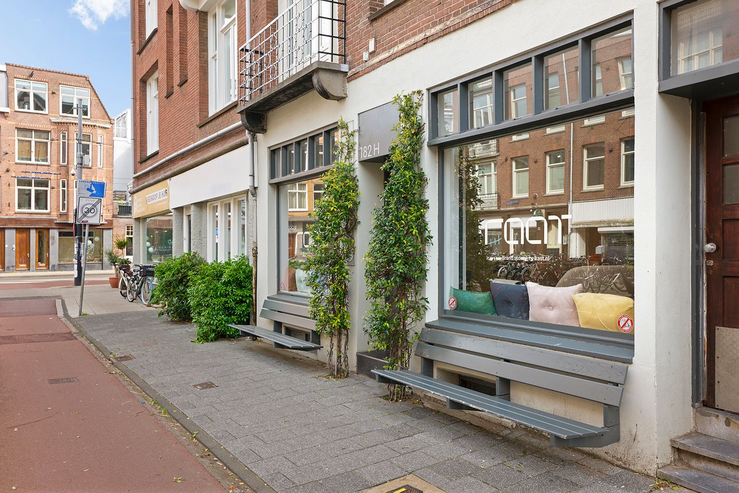View photo 3 of Witte de Withstraat 182-H