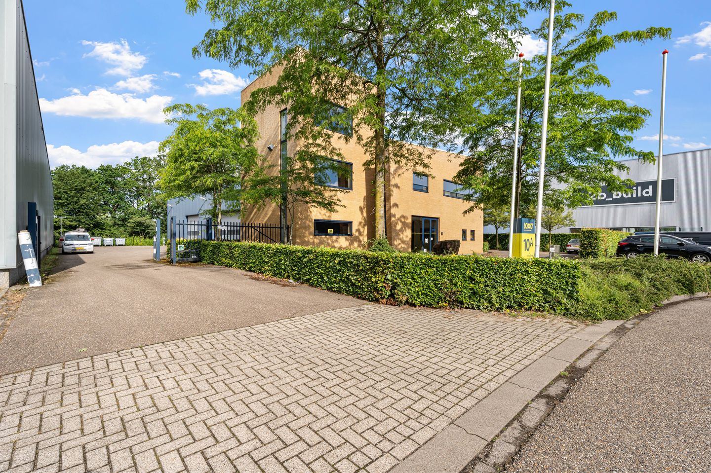 Bekijk foto 3 van Staarten 10-a