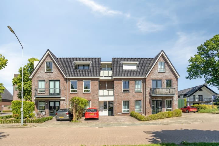 Appartement te koop: Dorpsplein 34, Wekerom