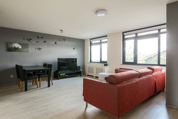 Photo 2 of Voorjaarstraat 32