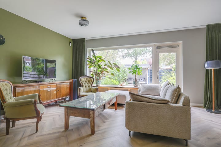 Tussenwoning te koop: Buitenhof 22, Almere