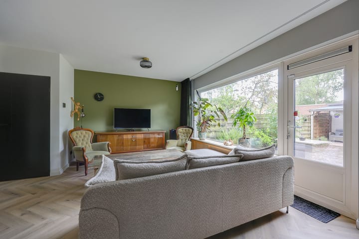 Tussenwoning te koop: Buitenhof 22, Almere
