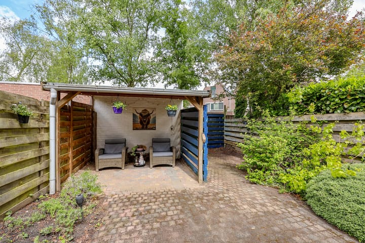Tussenwoning te koop: Buitenhof 22, Almere
