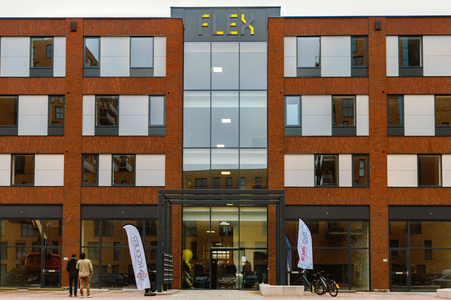 View photo 2 of Treubstraat 21-U208