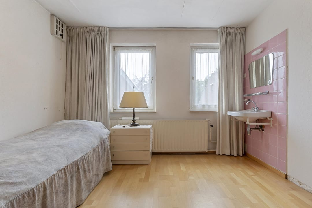 Photo 26 of Bunderstraat 258