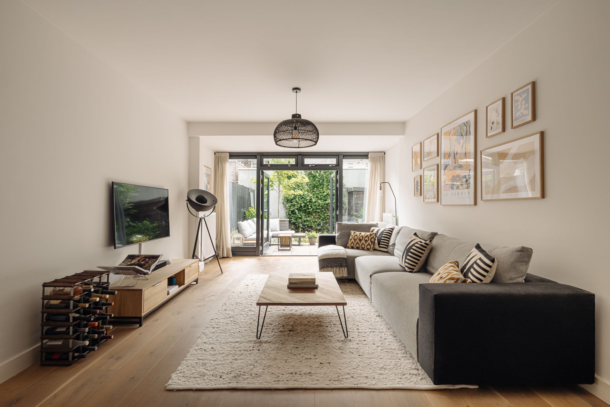2-bedroom freehold villa in Amsterdam — photo 3 of 5