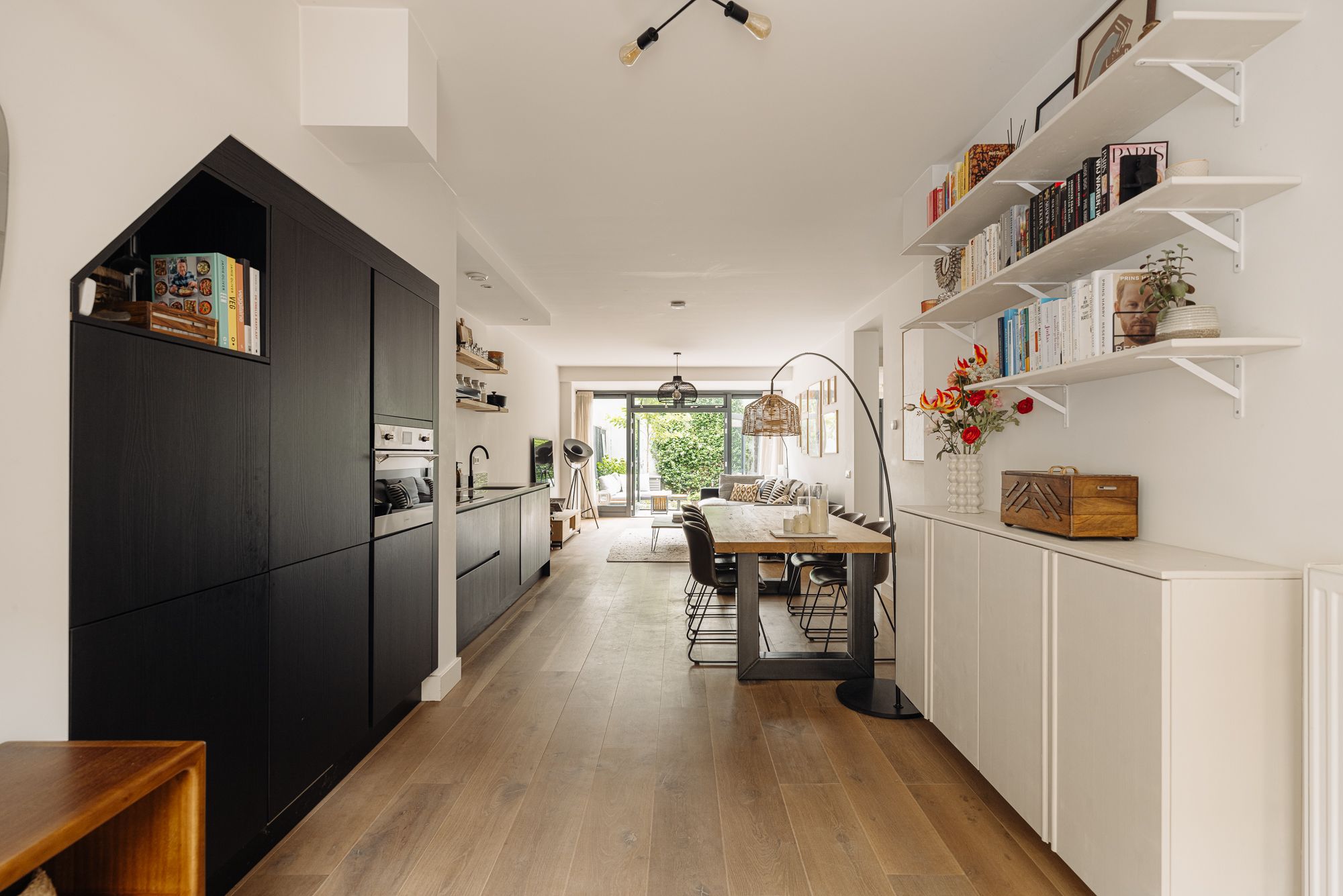 2-bedroom freehold villa in Amsterdam — photo 5 of 5