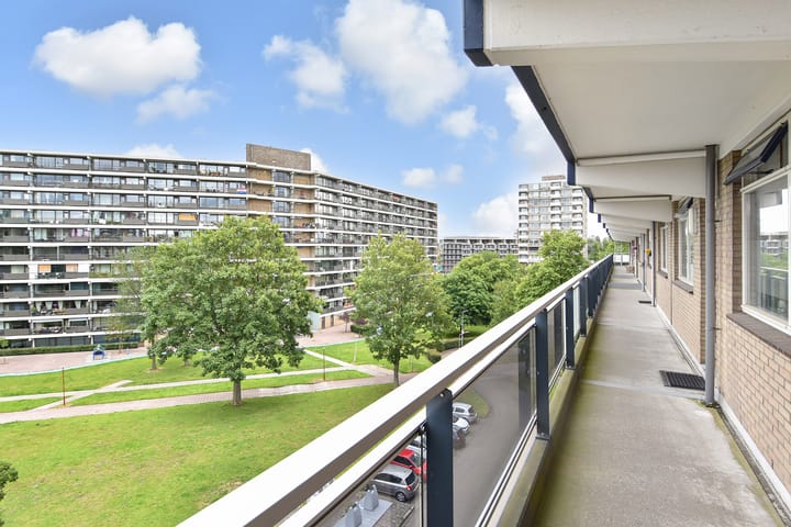 Appartement te koop: Dunantstraat 100, Zoetermeer