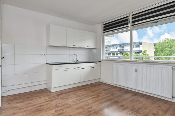 Appartement te koop: Dunantstraat 100, Zoetermeer