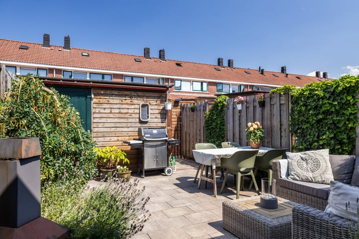 Photo 4 of Verhulststraat 22