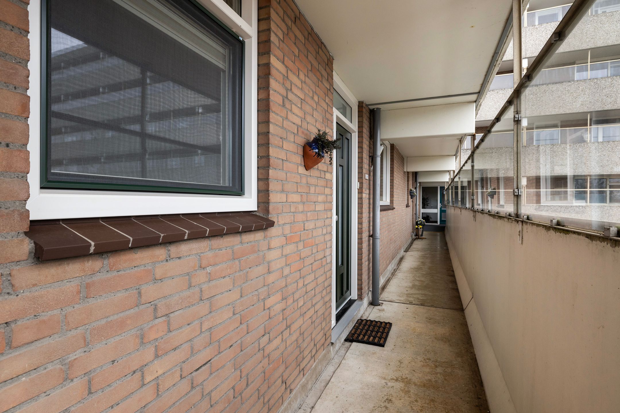 Photo 6 of Haringvlietstraat 169