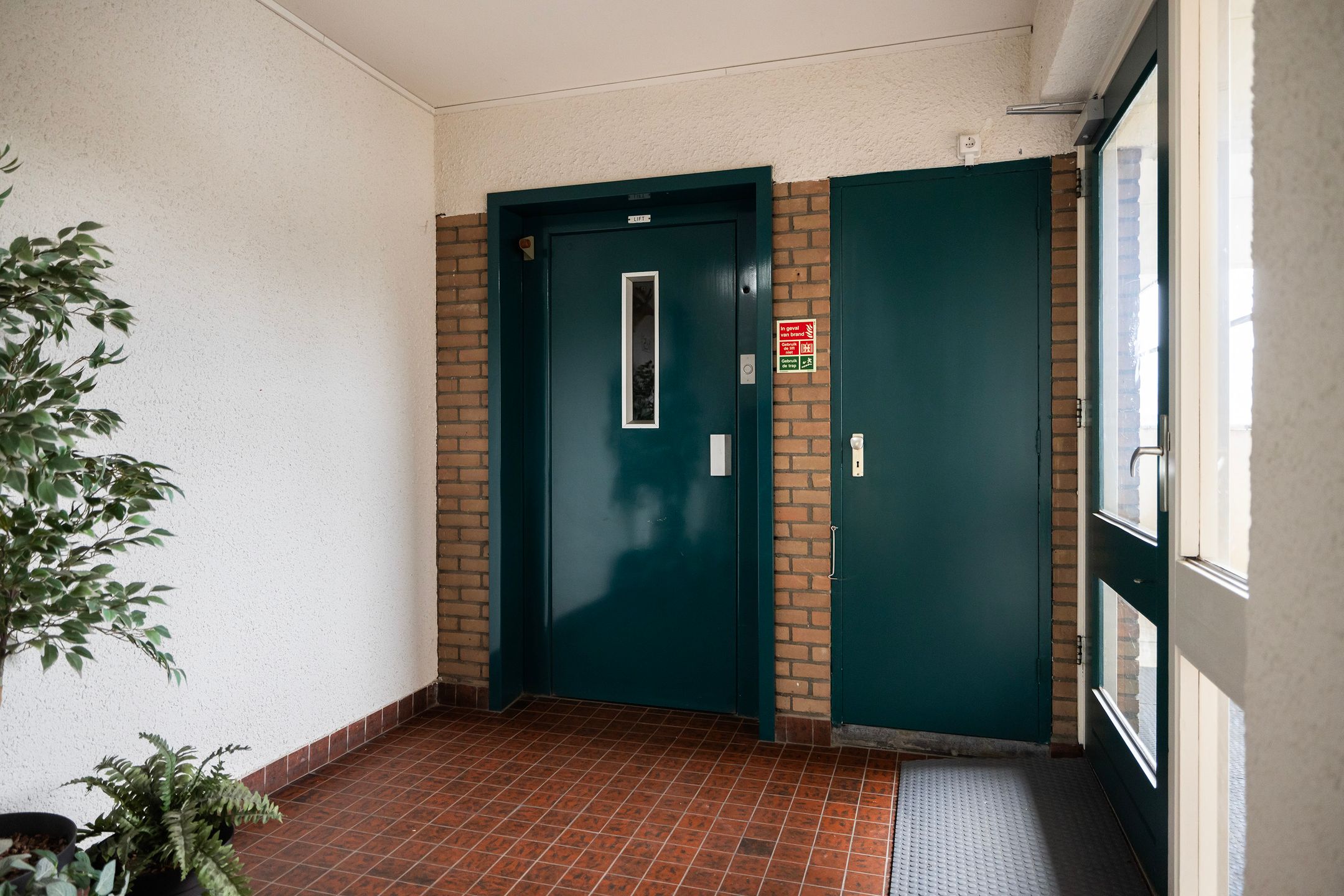 Photo 9 of Haringvlietstraat 169
