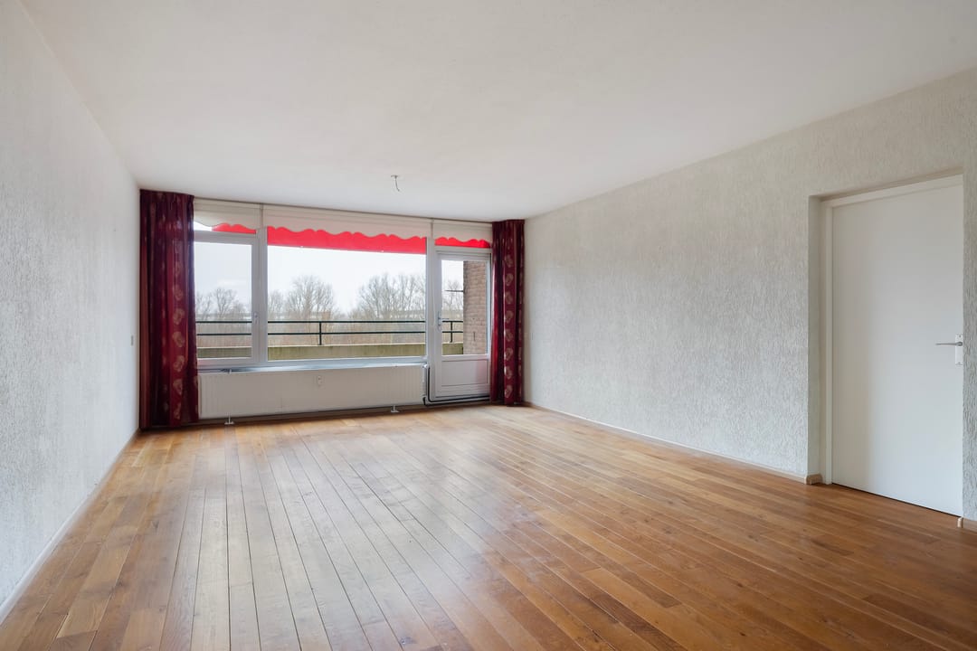 Photo 11 of Haringvlietstraat 169